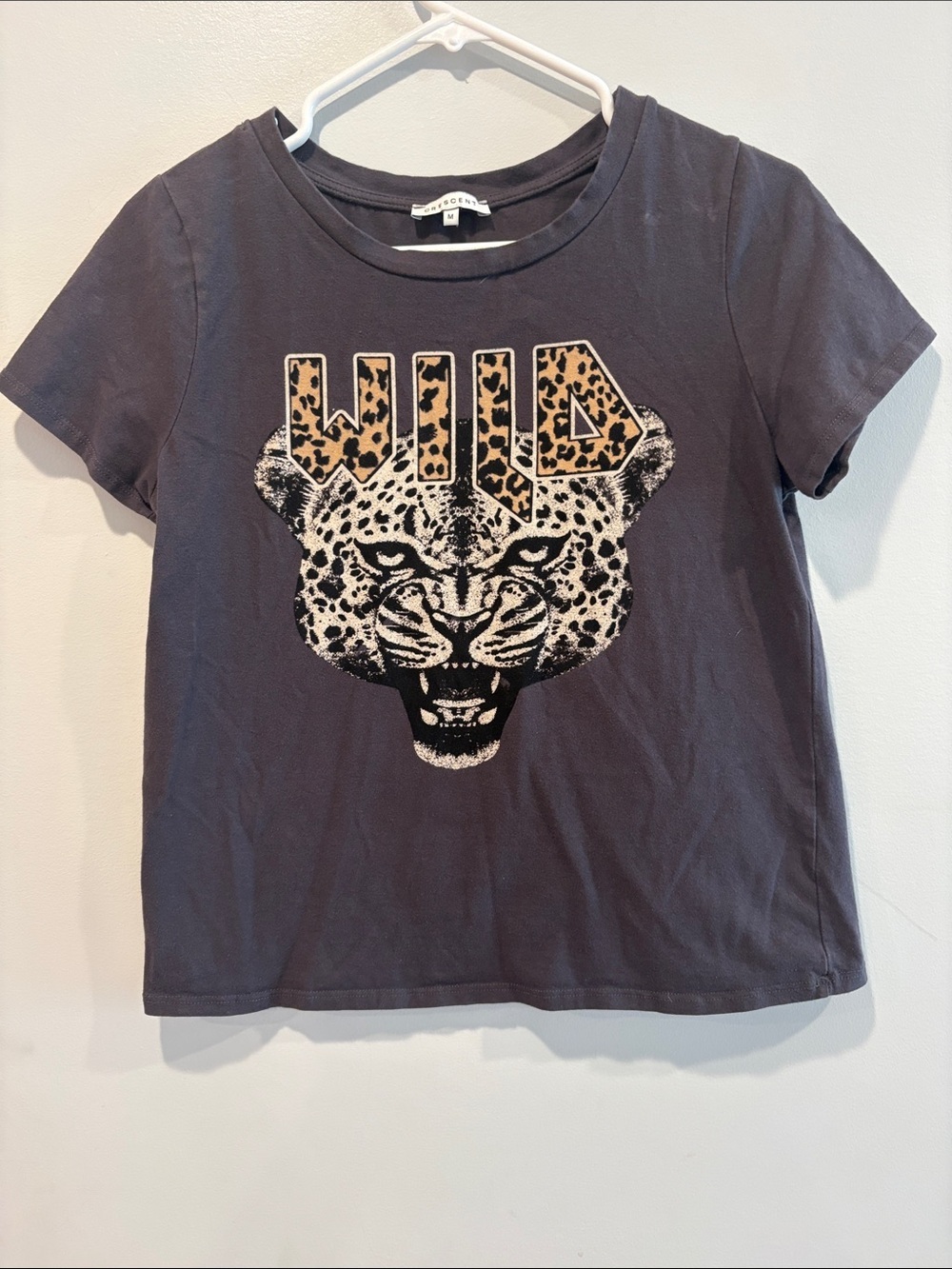 Crescent Black Graphic 'WILD' Leopard Tee ptp 17-19 length 22